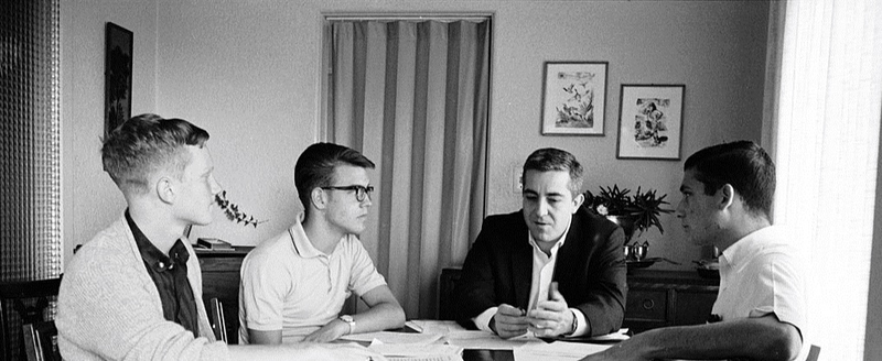 Los chicos con William Dement. Getty